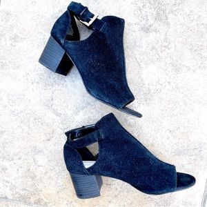 💖 Nine West Gerdie Black Suede Peep-Toe Sandal Bootie